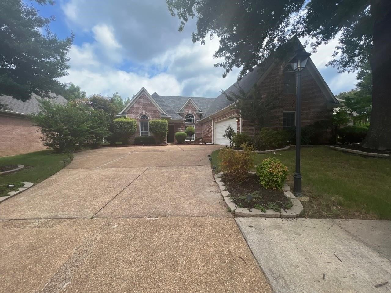 1676 Von Hall Dr - Photo 2 of 10