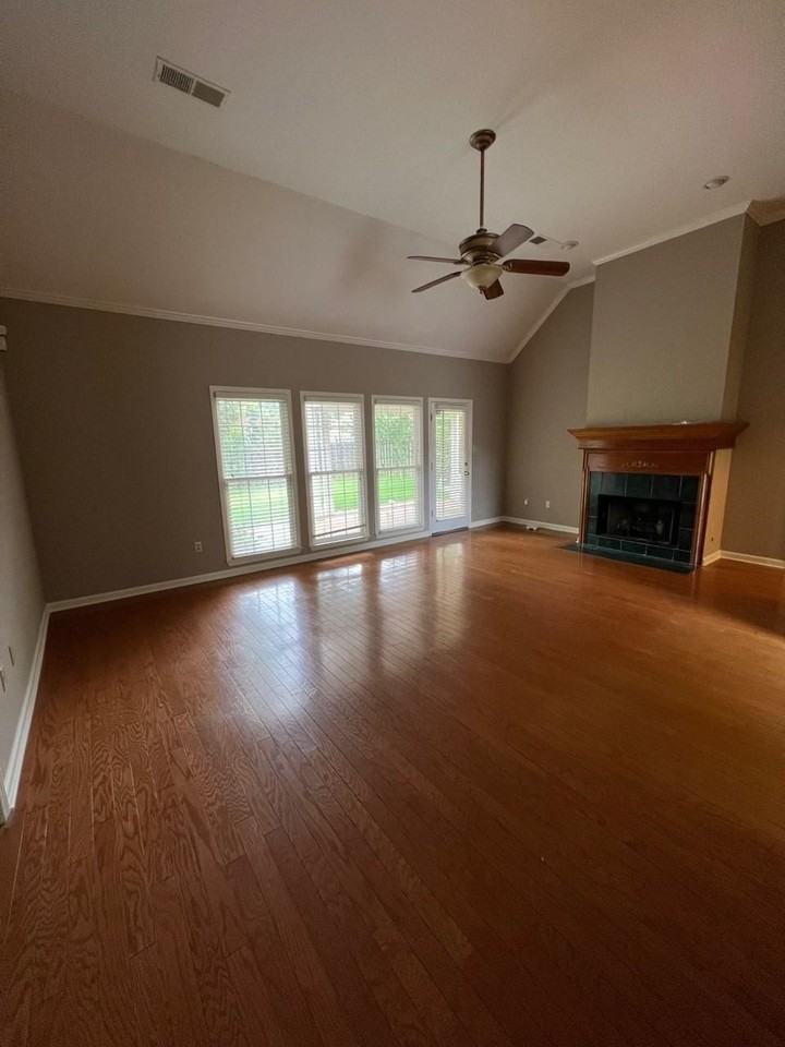 1676 Von Hall Dr - Photo 4 of 10