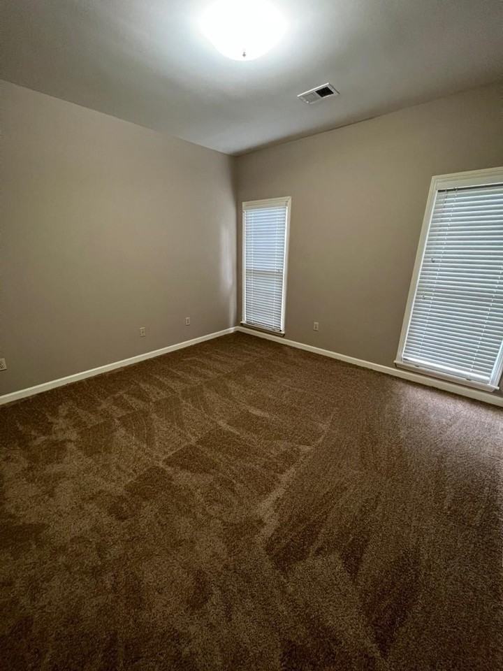 1676 Von Hall Dr - Photo 5 of 10