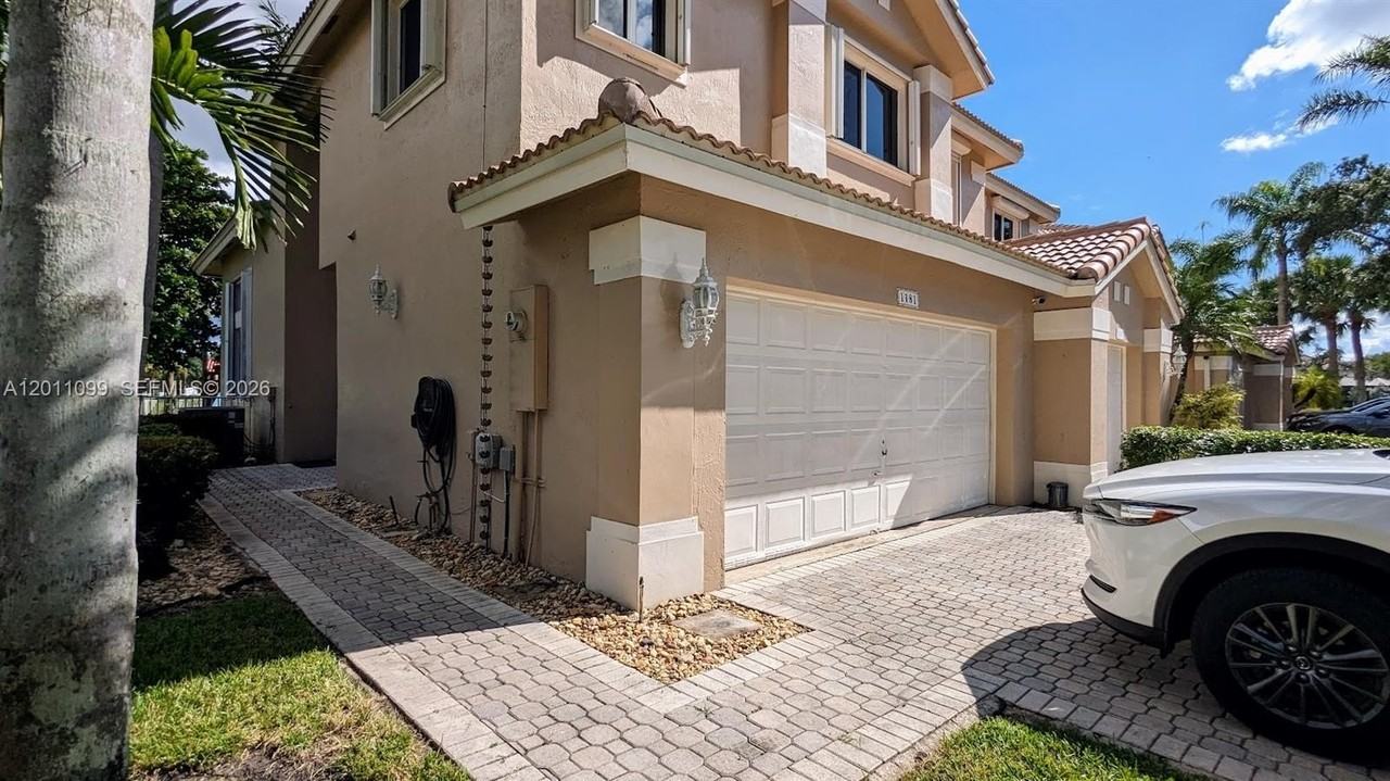 1181 Sw 158th Ave #1181 - Photo 3 of 50