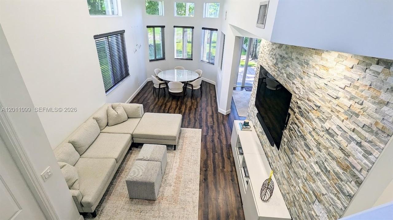 1181 Sw 158th Ave #1181 - Photo 4 of 50