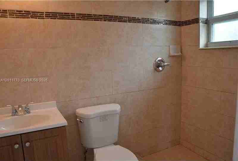 5720 Sw 36th Ct - Photo 3 of 11
