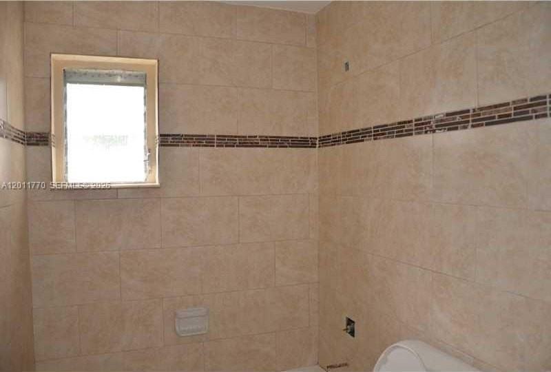 5720 Sw 36th Ct - Photo 4 of 11