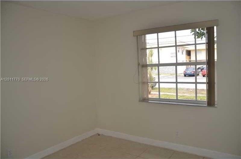 5720 Sw 36th Ct - Photo 7 of 11