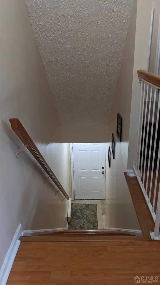 7 Newburgh Dr - Photo 3 of 20