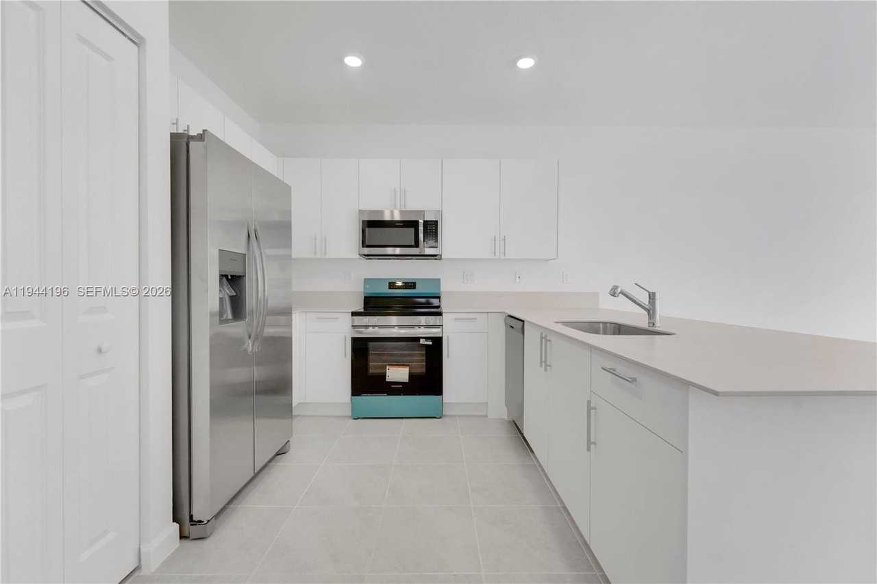 12168 Sw 268th St - Photo 4 of 8