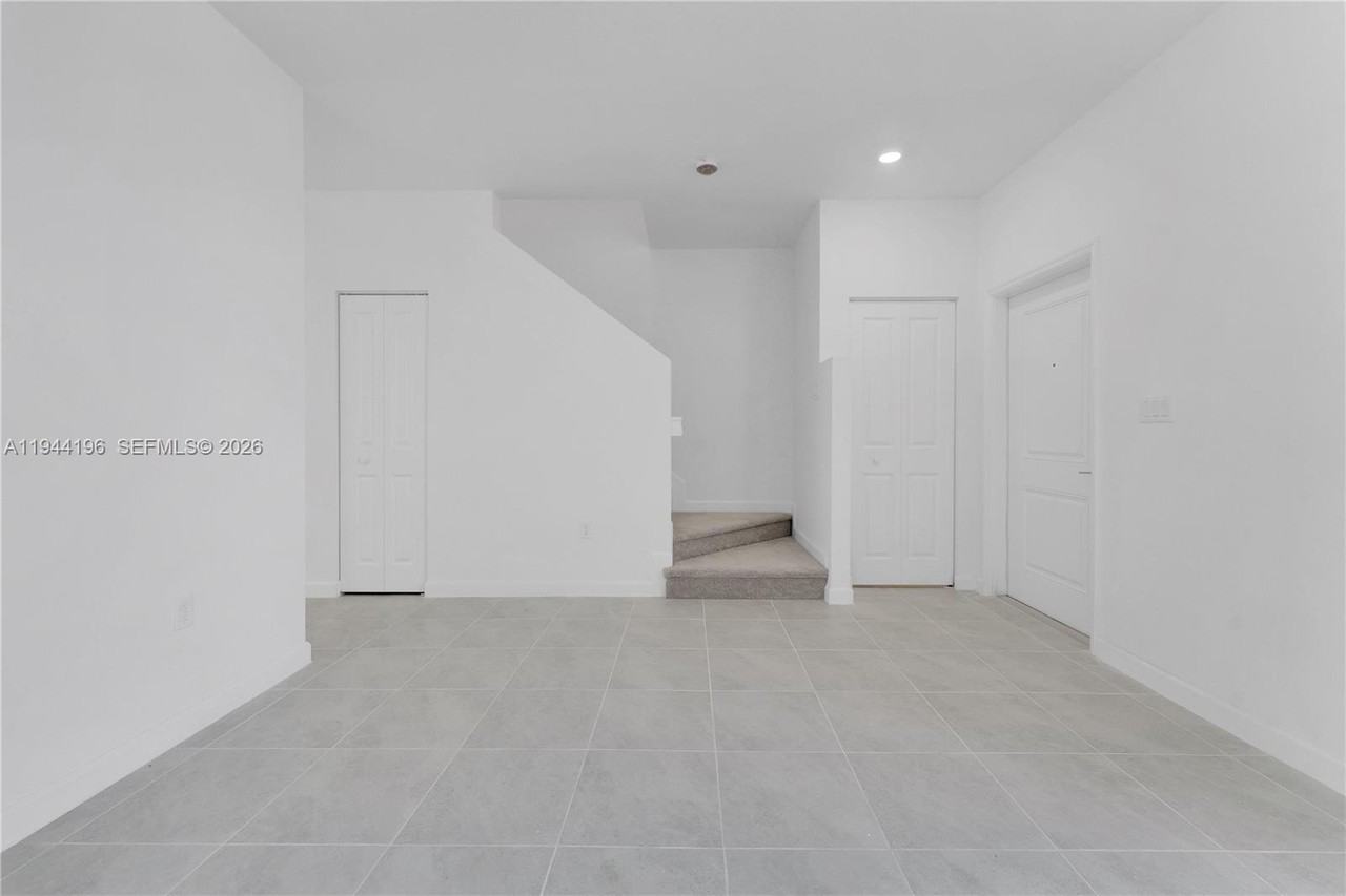 12168 Sw 268th St - Photo 6 of 8