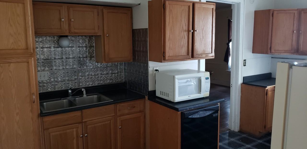 402 Denver St - Photo 2 of 16