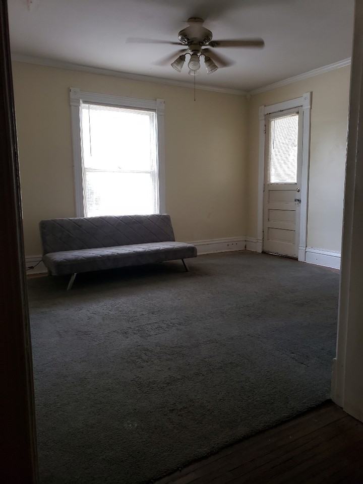 402 Denver St - Photo 5 of 16