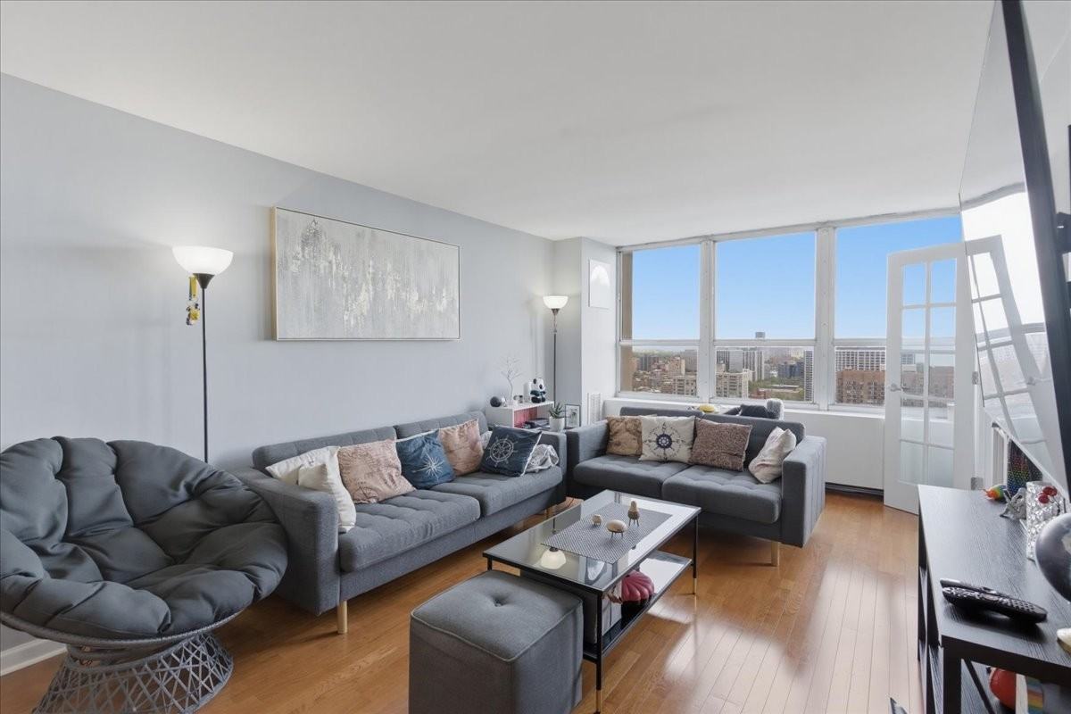655W W Irving Park Rd #3106 - Photo 3 of 8