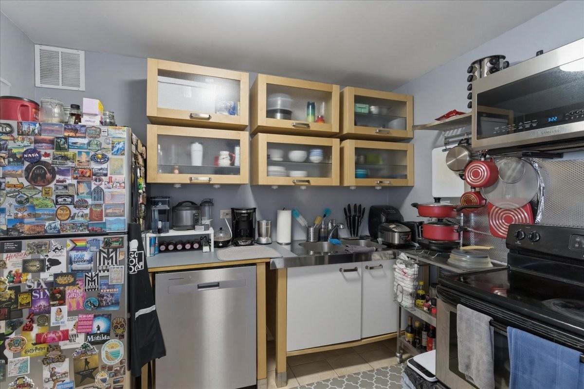 655W W Irving Park Rd #3106 - Photo 6 of 8