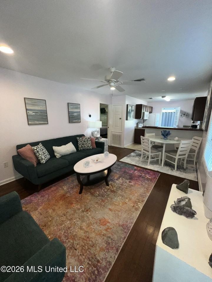 4409 Ford St - Photo 5 of 19