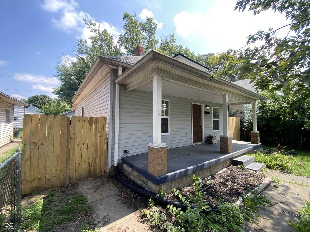 331 S Oxford St - Photo 2 of 20