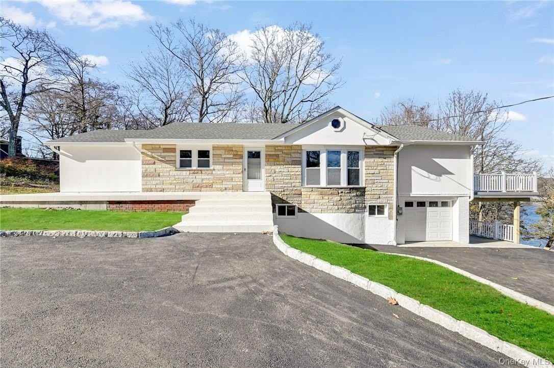225 Hilltop St - Photo 3 of 32