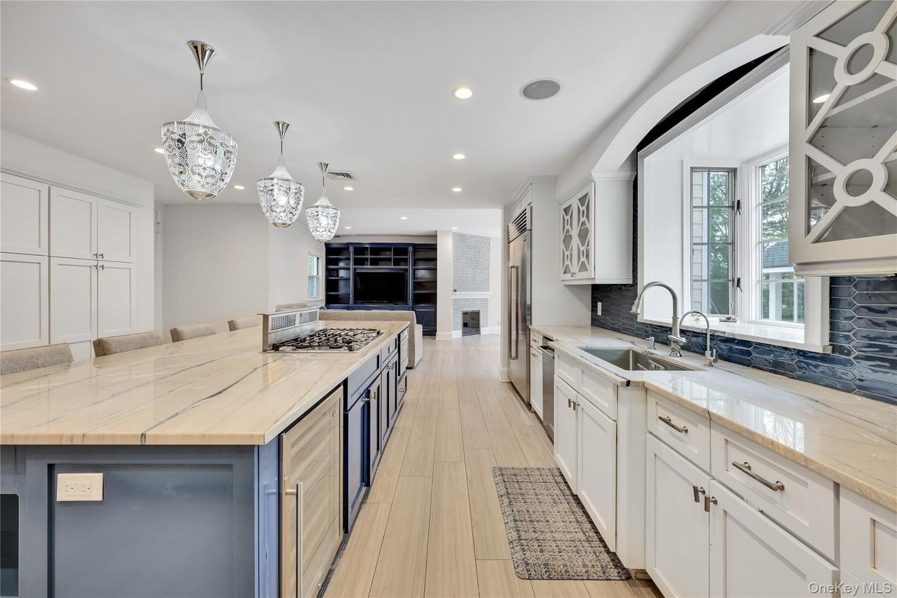 105 Everit Ave - Photo 3 of 49