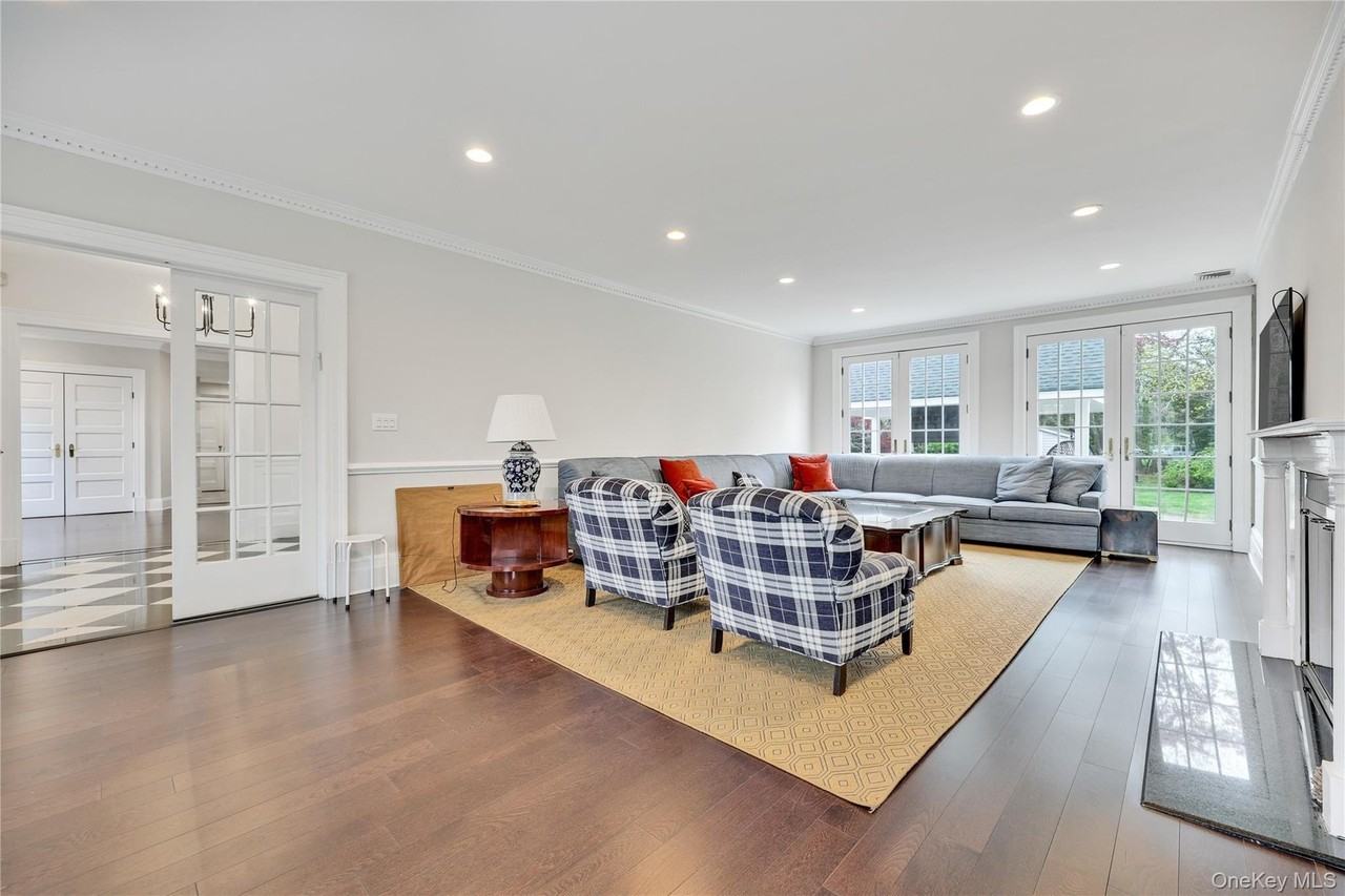 105 Everit Ave - Photo 4 of 49