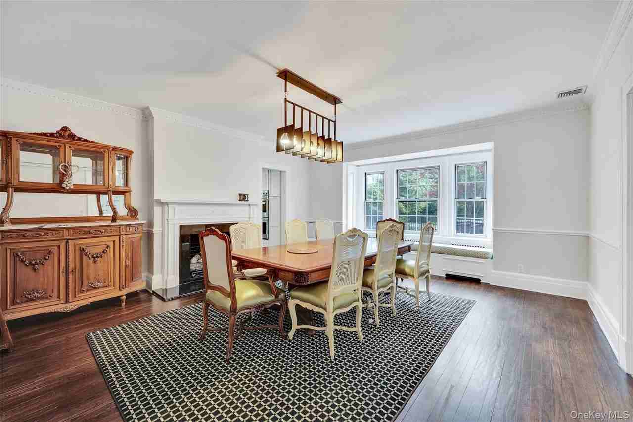 105 Everit Ave - Photo 5 of 49
