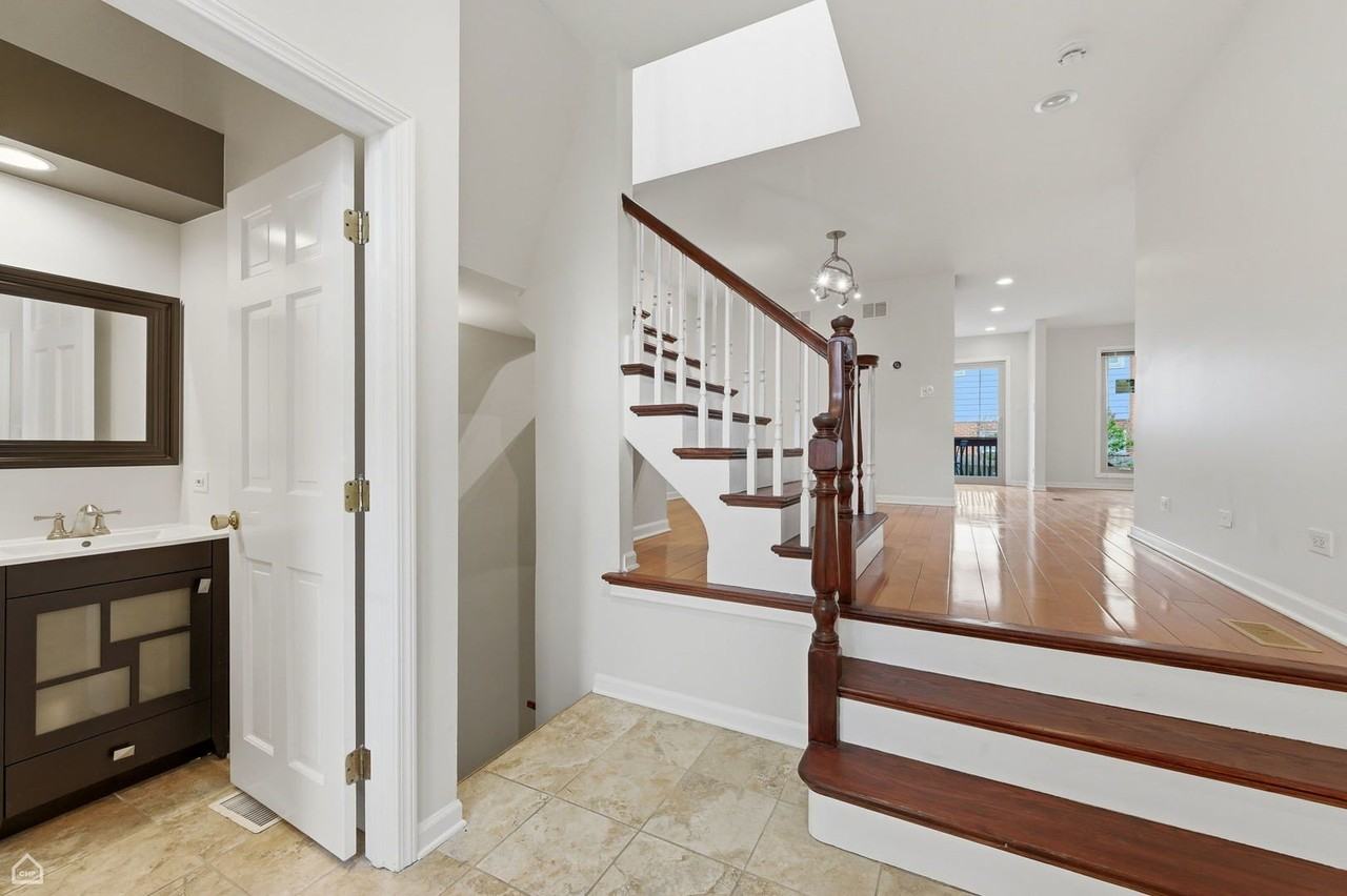 3125 Lake Ave - Photo 2 of 12