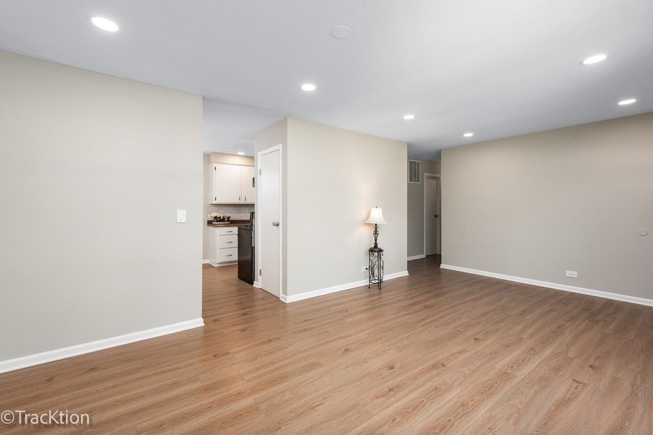146 Mohawk Dr - Photo 3 of 16