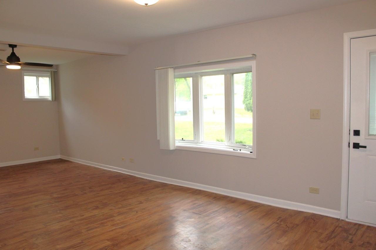 480 N 3rd Ave - Photo 5 of 11