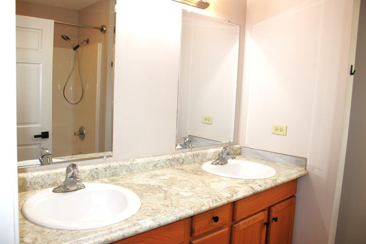 480 N 3rd Ave - Photo 6 of 11