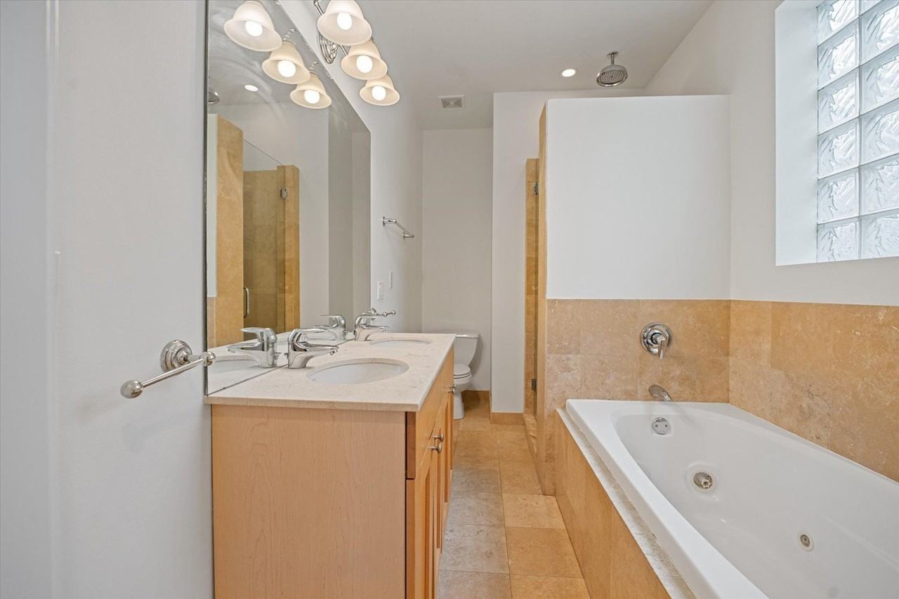 1855 W Armitage Ave #2 - Photo 5 of 16
