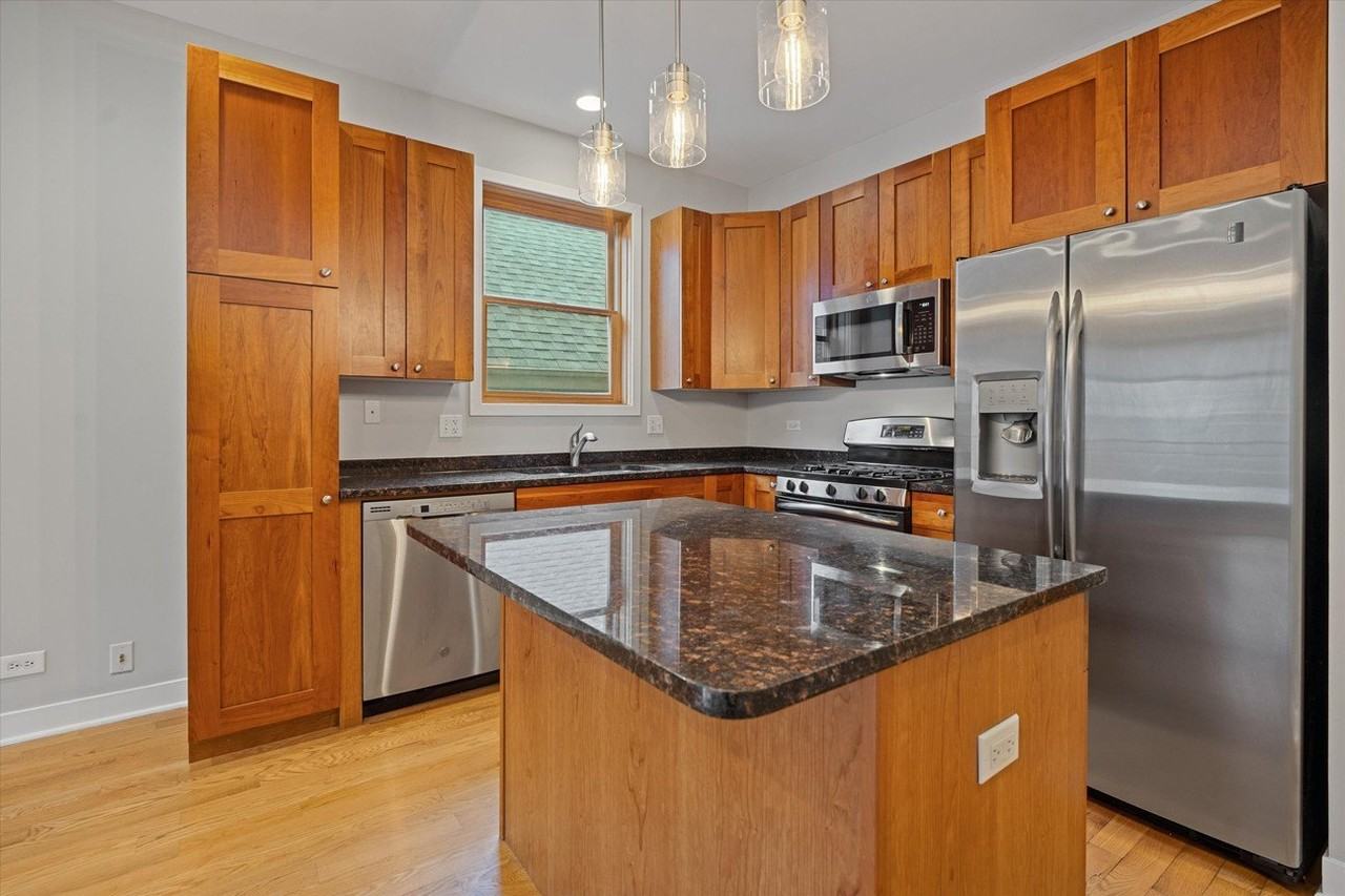1855 W Armitage Ave #2 - Photo 6 of 16