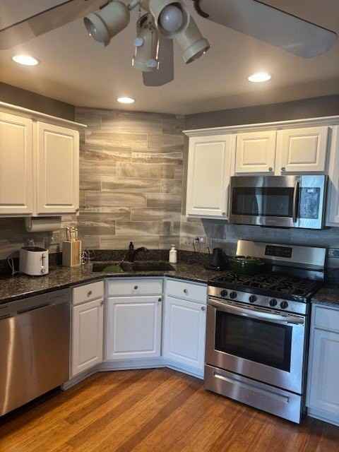 3215 Renard Ln - Photo 4 of 21