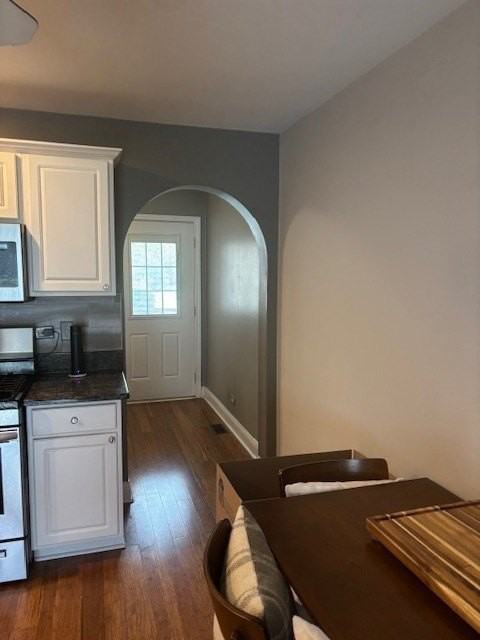 3215 Renard Ln - Photo 5 of 21