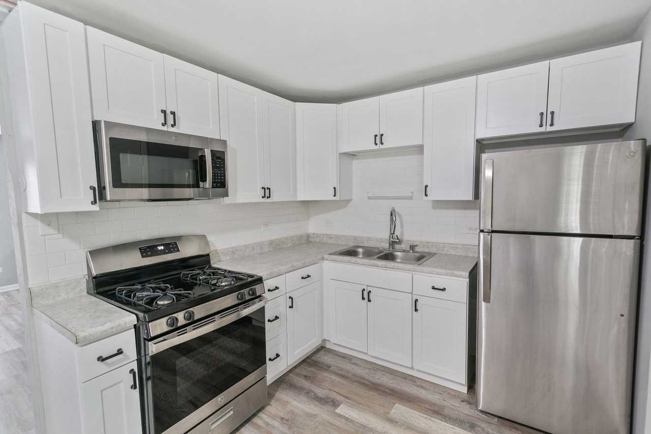 22015 E Churchill Dr - Photo 2 of 15