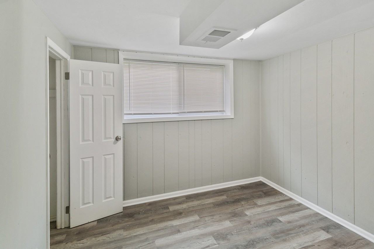 22015 E Churchill Dr - Photo 5 of 15