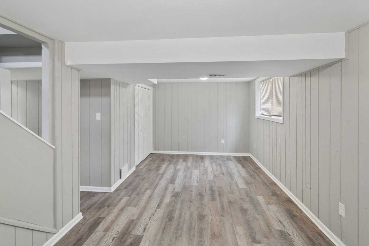22015 E Churchill Dr - Photo 6 of 15