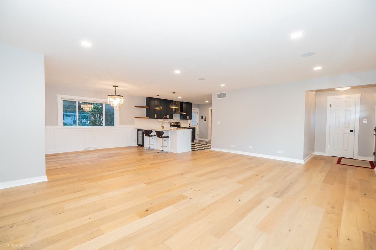 339 Lincoln Ave - Photo 3 of 32