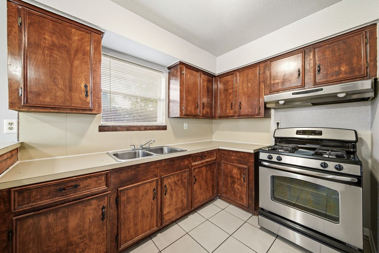6116 1/2 Octavia St #1-2 - Photo 6 of 17