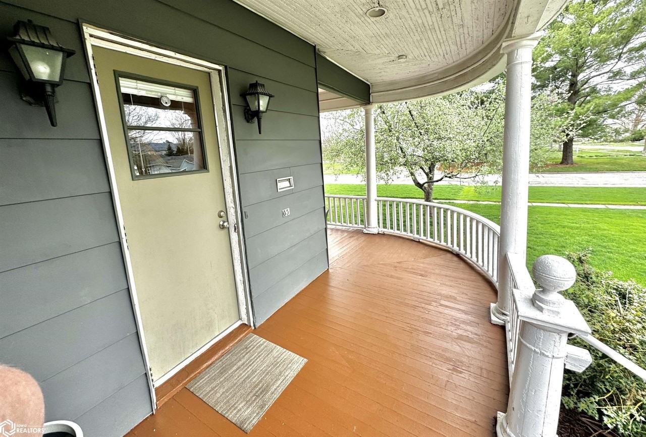 1402 Elm St - Photo 2 of 29