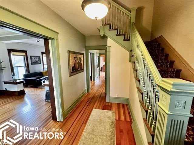 1402 Elm St - Photo 4 of 29