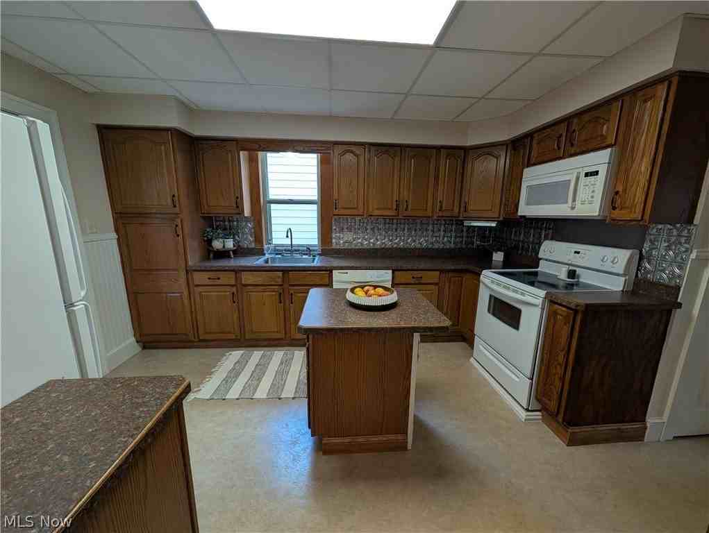 486 Needham Ave - Photo 2 of 42