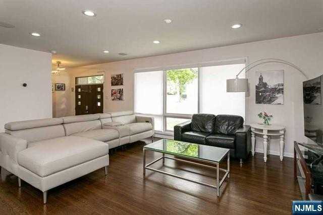 2 Monument Pl - Photo 2 of 20