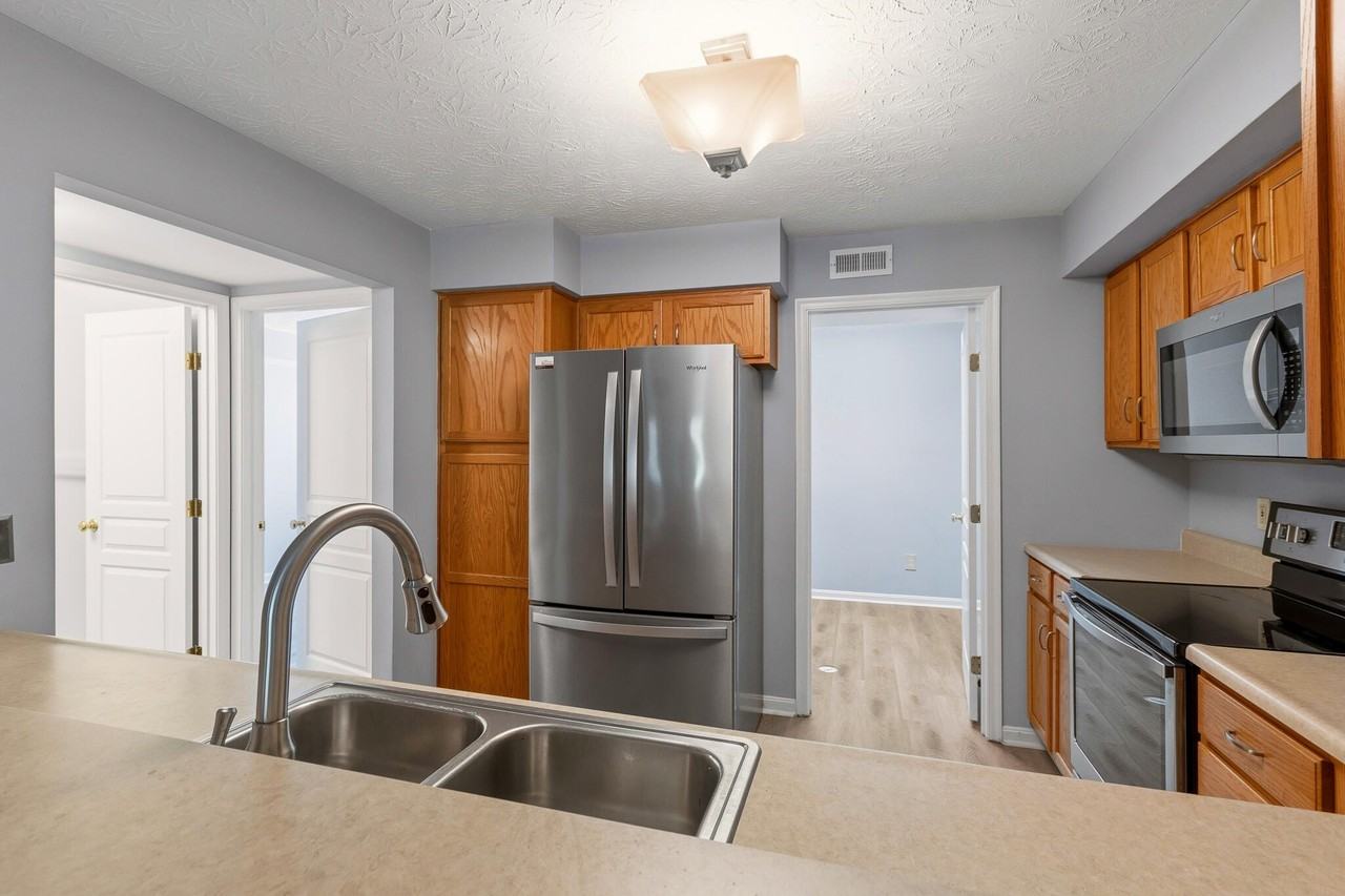 1612 Ashley Ct #102 - Photo 2 of 4