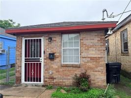 featured image of 2123 Marigny St