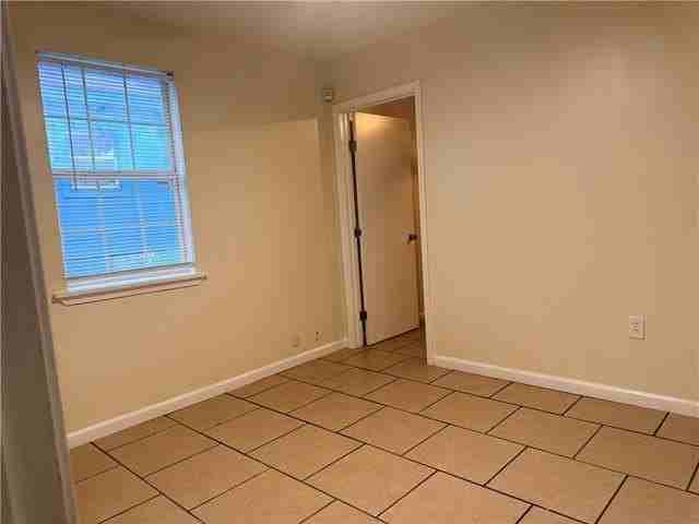 2123 Marigny St - Photo 4 of 9