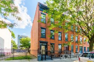 featured image of 206 Macdougal St #1