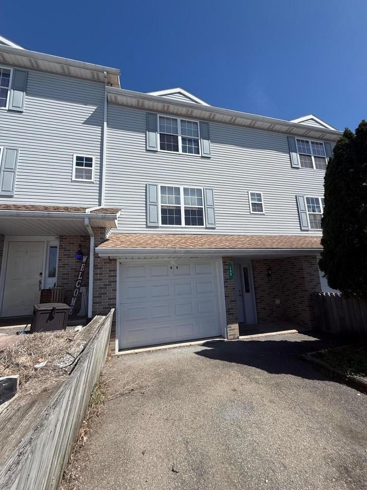 199 Victoria Arms Cir - Photo 2 of 23