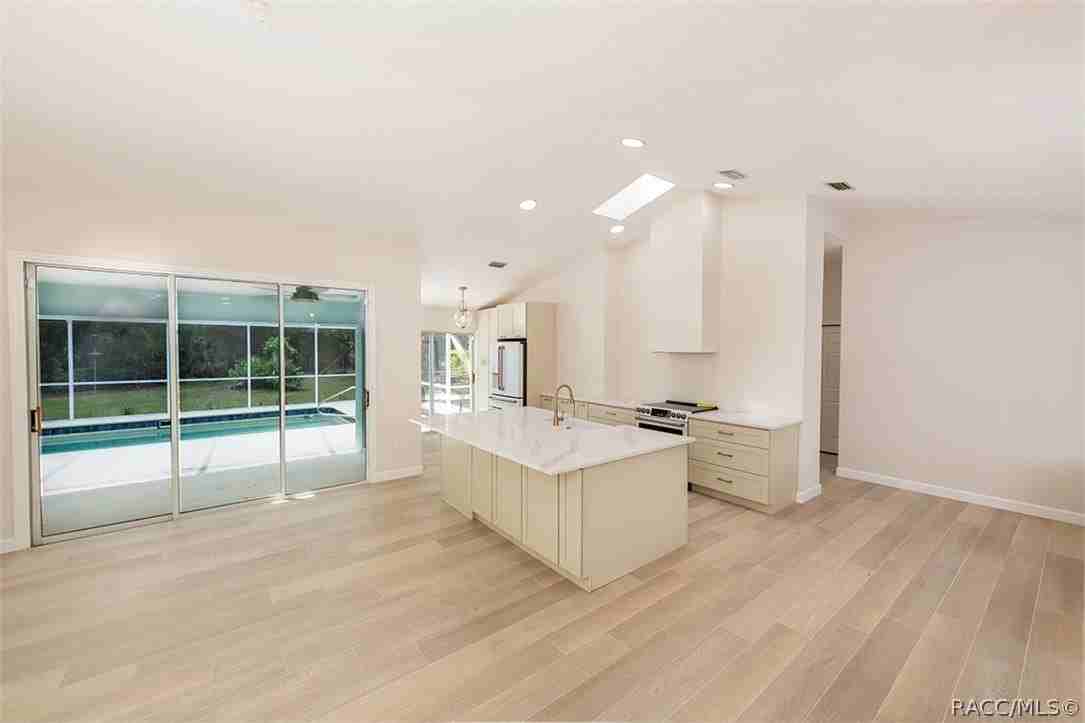 1105 N Chance Way - Photo 3 of 30