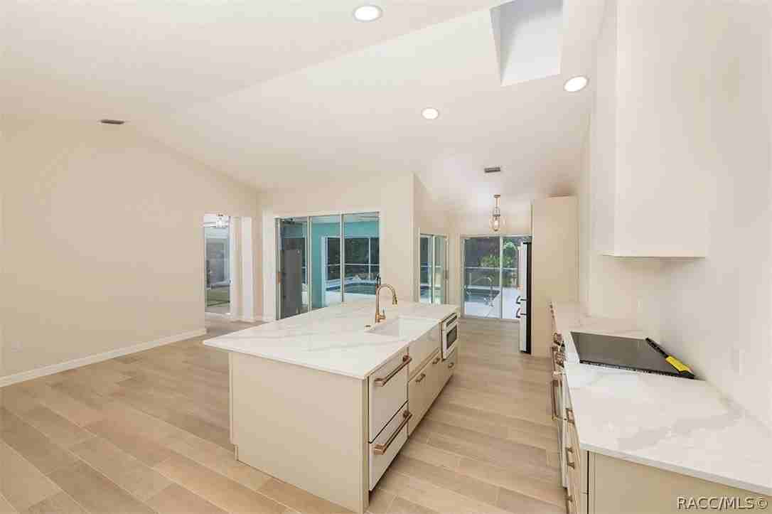 1105 N Chance Way - Photo 4 of 30