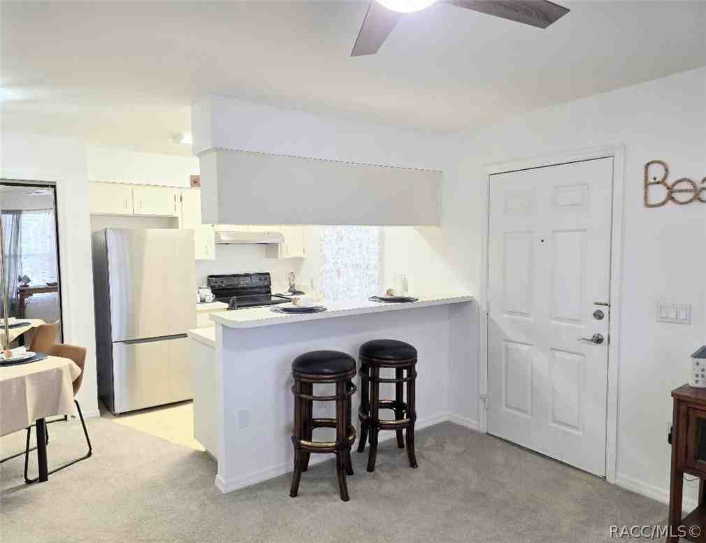 843 Se Mayo Dr - Photo 4 of 16