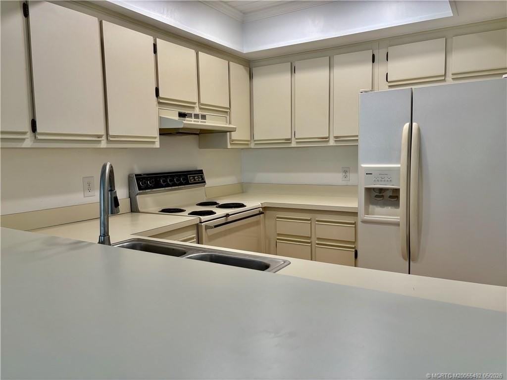 802 Se Central Pkwy #14 - Photo 5 of 12