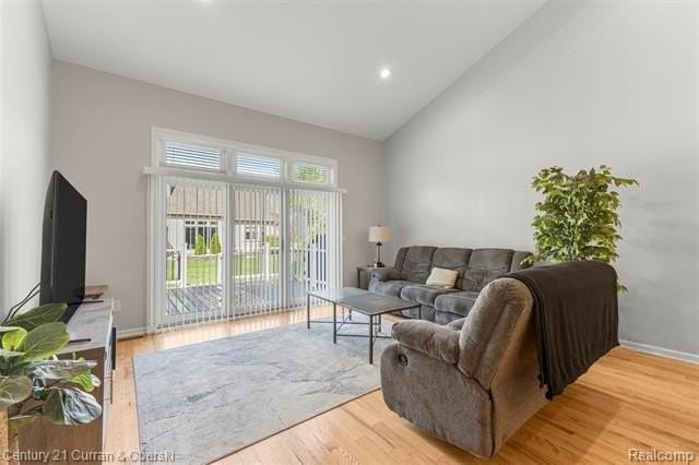 1062 Biddle Ave - Photo 2 of 28