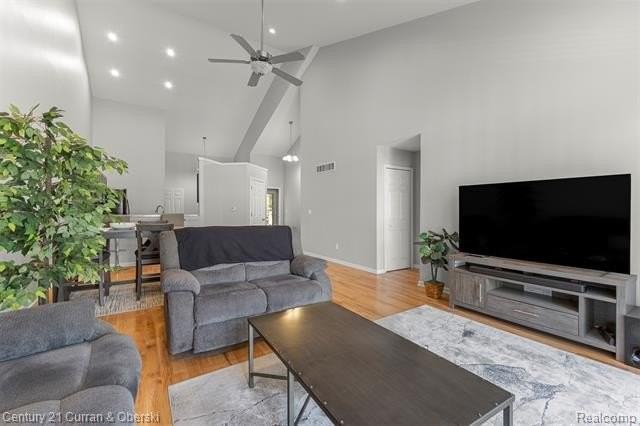 1062 Biddle Ave - Photo 4 of 28