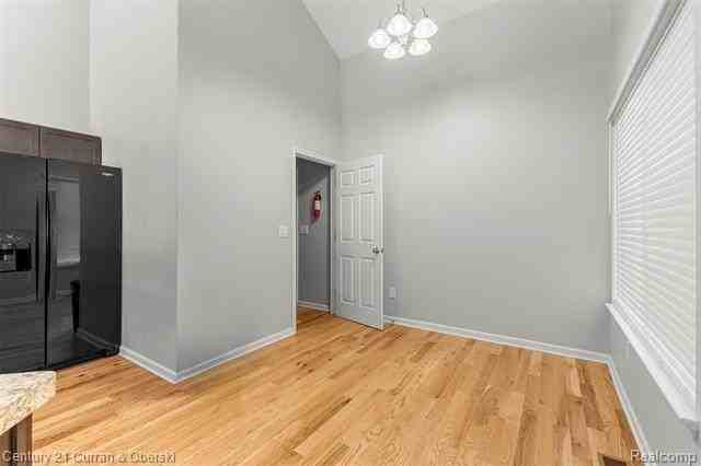 1062 Biddle Ave - Photo 6 of 28